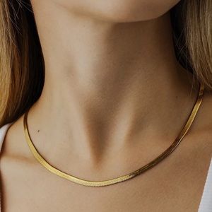 NEW HERRINGBONE GOLD FLAT CHAIN NECKLACE, NICE NECKLACE, CUTE NECKLACE